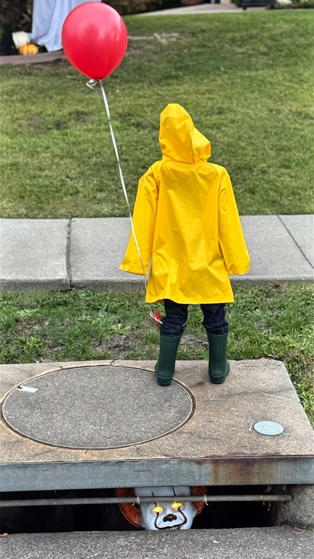Halloween decor, Halloween DIY, It Pennywise 

An easy but EPIC Halloween decor DIY featuring Georgie and Pennywise from It. 


#LTKHome #LTKHalloween #LTKSeasonal
