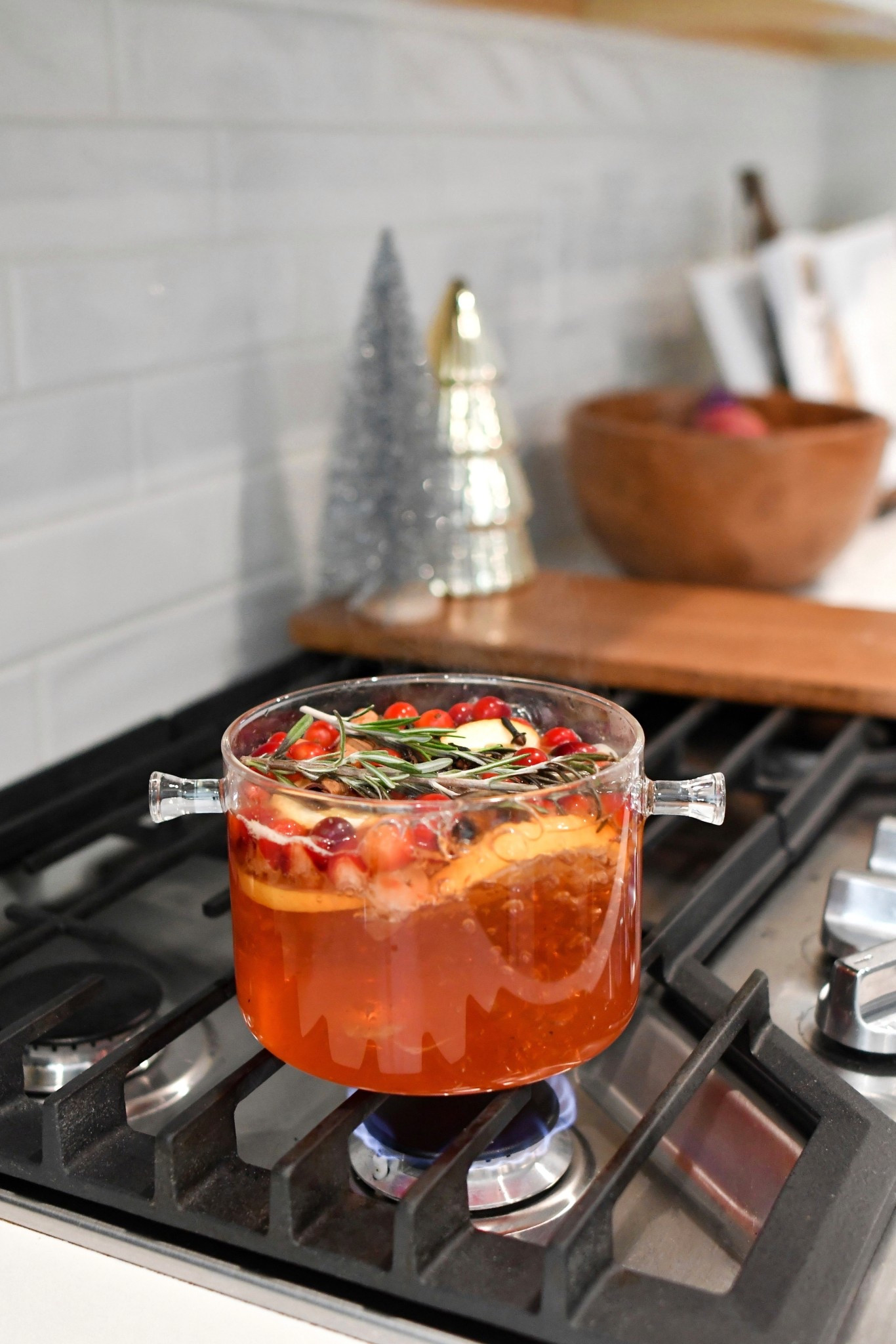 Heat resistant glass simmer pot 

