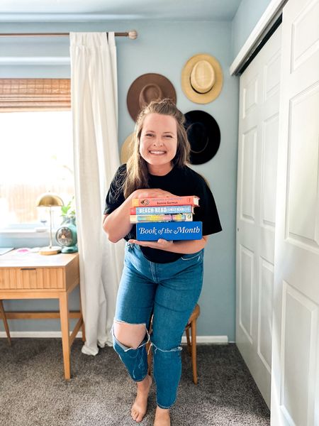 To my fellow readers, find a new book to love with @bookofthemonth! 

Get your first box for only $9.99 today 👌🏽 

I’ve been a subscriber for a year and have enjoyed it so much. I linked my picks for this month. 

#ad