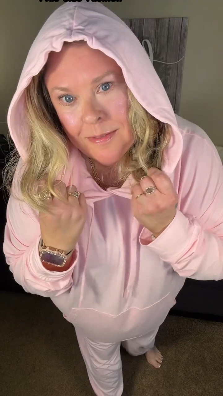 🩷I am obsessed with these new lightweight Comfrt AllDay Jersey hoodies and joggers! Perfect weight for summer time. Can’t wait to take on our vacation in Florida for nighttime beach walks. #Comfrt ￼

#LTKSeasonal #LTKActive #LTKPlusSize