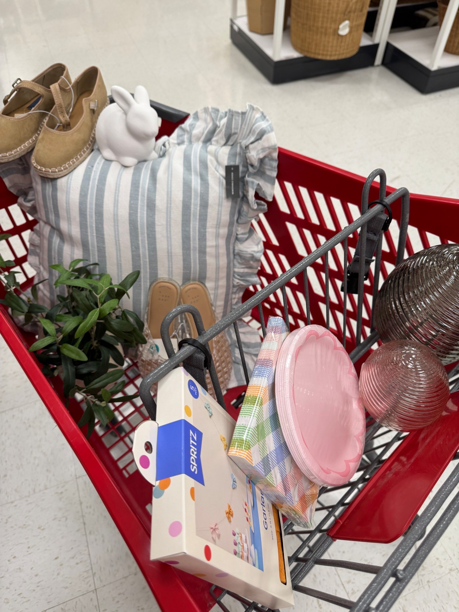 last minute Easter finds!! 🌷🤍🐣👒 #easterfinds #easter #targethaul 