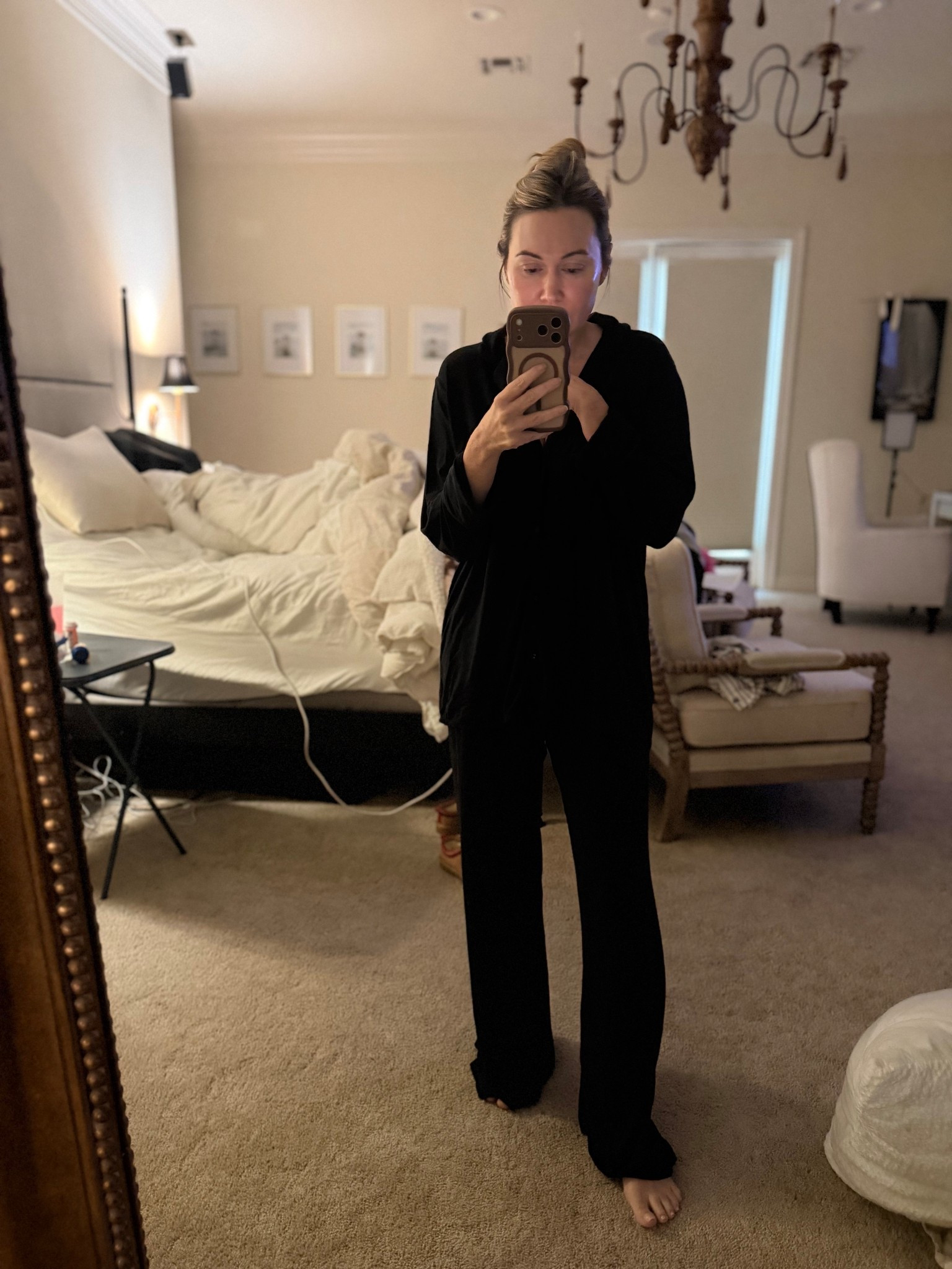 Another bed rot post surgery day.  
Another pajama set. 
I feel for yall you mommas who had c-sections 😩 

#LTKdayinmylife #LTKootd #LTKOver40