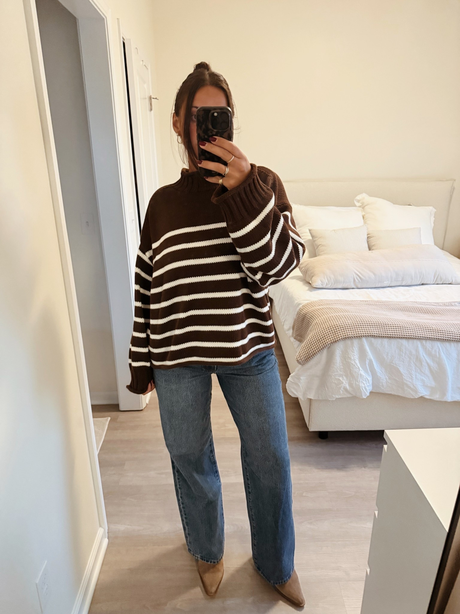 M in sweater
29 in denim

#LTKSeasonal