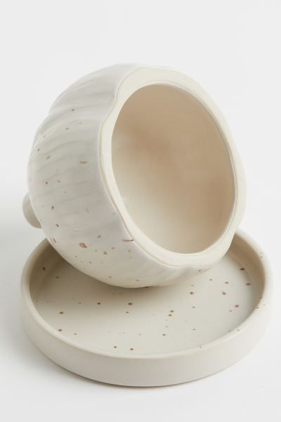 Garlic Dome and Saucer | H&M (US + CA)