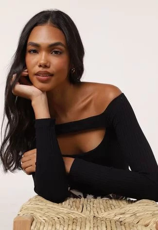 Blusa Cropped Canelada FARM Ombro a Ombro Preta | Dafiti (BR)