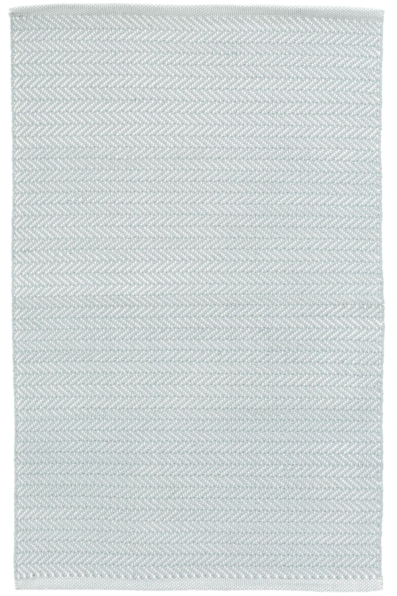 Dash and Albert Herringbone Indoor/Outdoor Area Rug - 3' x 5' Light Blue & Ivory Geometric Handwoven Washable Accent Rug Durable, Fade Resistant, High Traffic | Amazon (US)