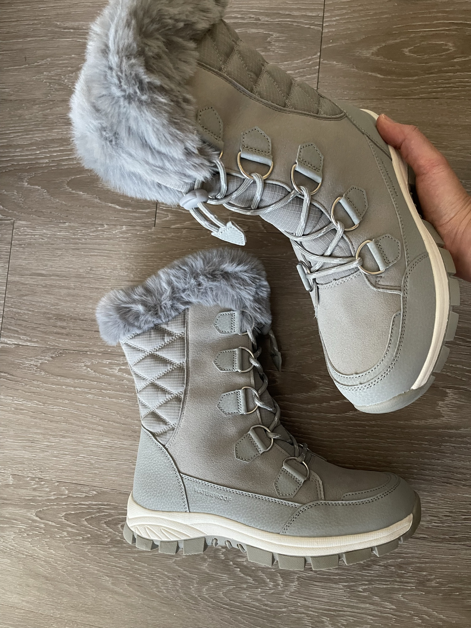 Amazon boots, snow boots, winter boots, ski skiing skii 

#LTKSeasonal #LTKshoecrush #LTKfindsunder100