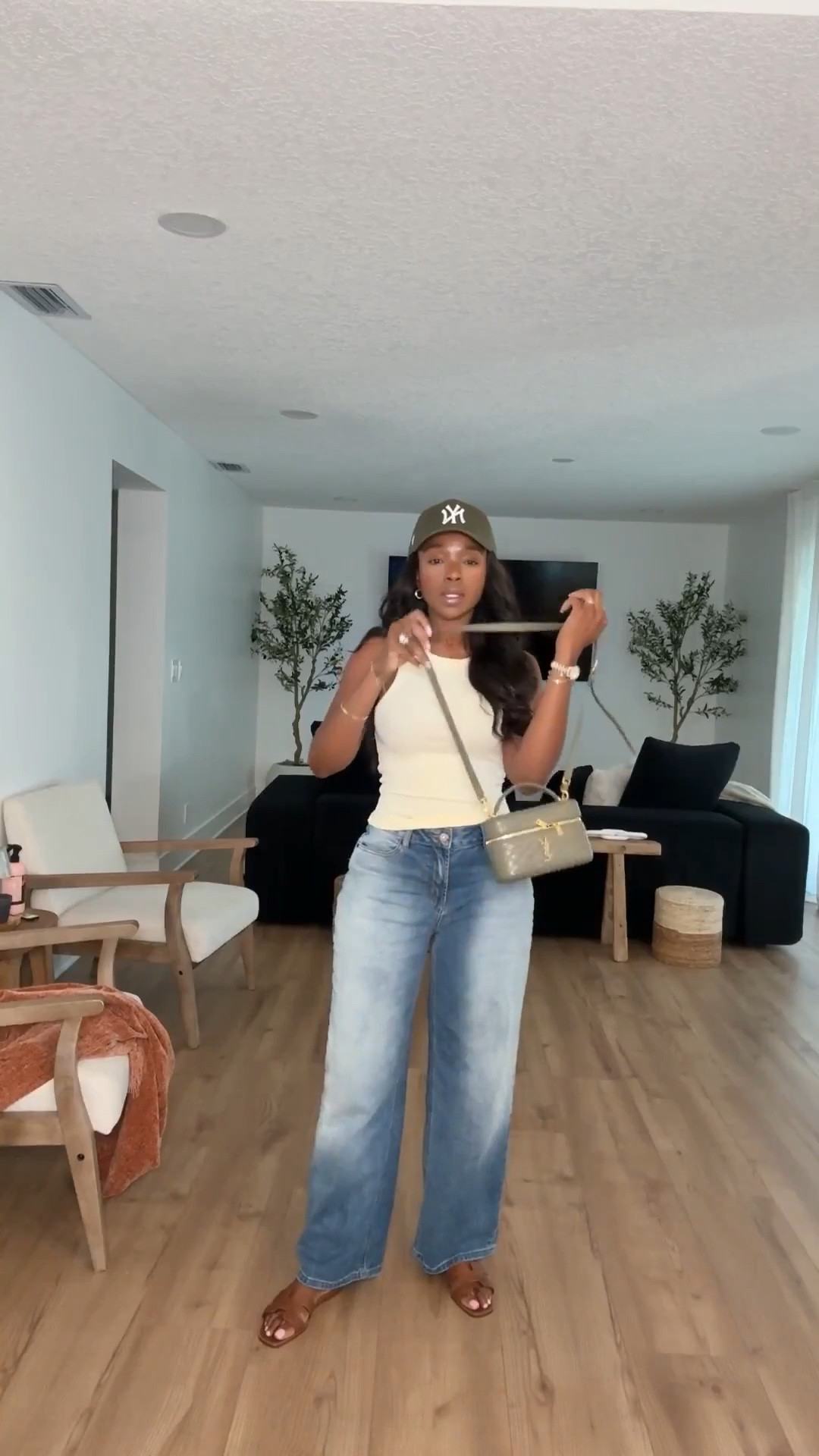 Scroll to shop 

Casual weekend mom outfit 

#LTKgrwm #LTKvlog