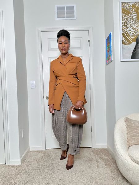 Falling for this outfit… 
Wearing a size medium in the blazer and large pants. Pair this look with brown bag and shoes. 


#LTKstyletip #LTKSeasonal
