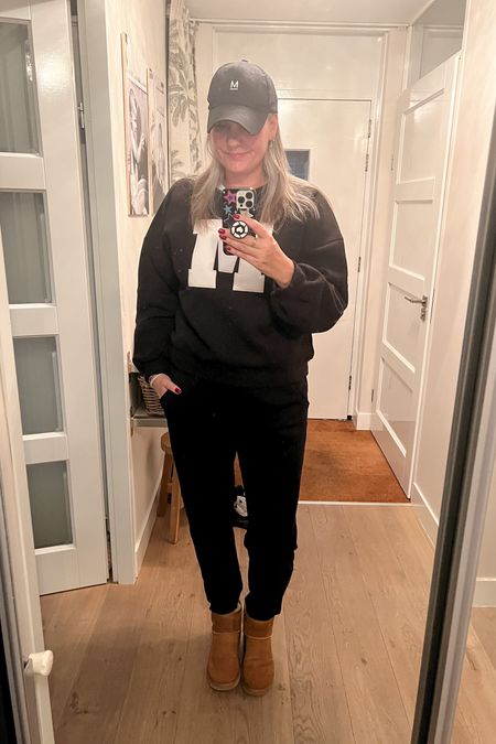 Ootd - Tuesday
Surgery day and was told to wear something wide and comfortable. Went with black tall joggers from Tallher LDN and an oversized black sweatshirt (old), a monogram cap and classic short Ugg boots. 



#LTKmidsize #LTKover40 #LTKeurope