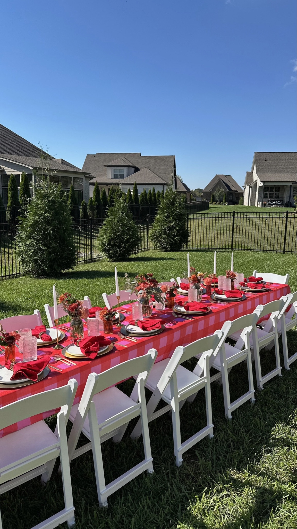 The apple of her eye, bridal shower 🍎🧺🌸

The cutest brunch to celebrate our girl getting married! We all worked so hard & contributed to make this beautiful table happen. 👏🏼

Linked similar stuff to as much as I could! 