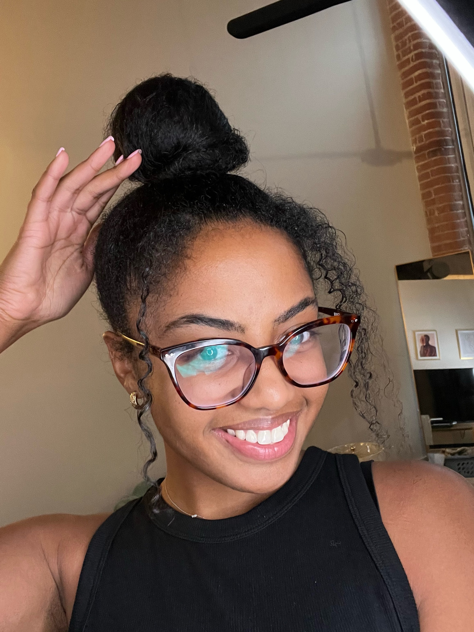 Glasses I’m wearing right now!


#glasses #tortoise #tortoiseshell #prescriptionglasses #zenni #rx

#LTKstyletip #LTKunder50