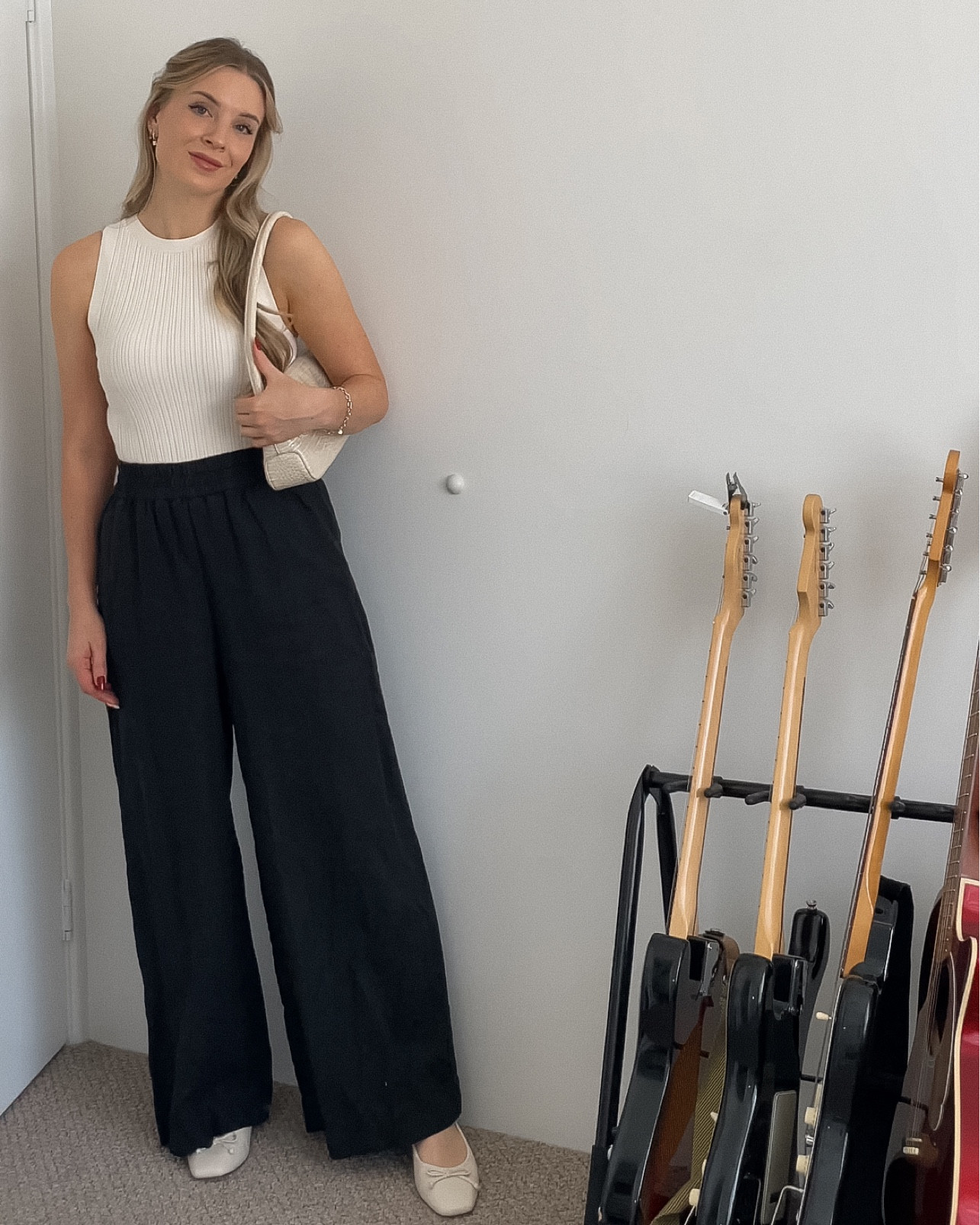 Day 26/30 summer outfit inspo - i love wearing linen pants for summer, they're such a good staple! I feel like this outfit probably needed a belt too? Linked everything exact! (Pants only available in white right now but they are amazing!!)

#LTKaustralia #LTKsalealert #LTKstyletip