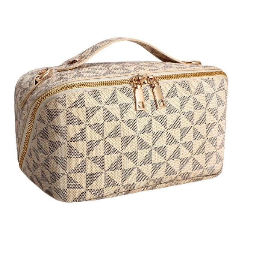 Run 🏃🏽‍♀️🏃🏽‍♀️🏃🏽‍♀️ these will go fast !!On Sale under $15. Large Capacity 🤍 #designer #luxury

#LTKSaleAlert #LTKBeauty #LTKootd