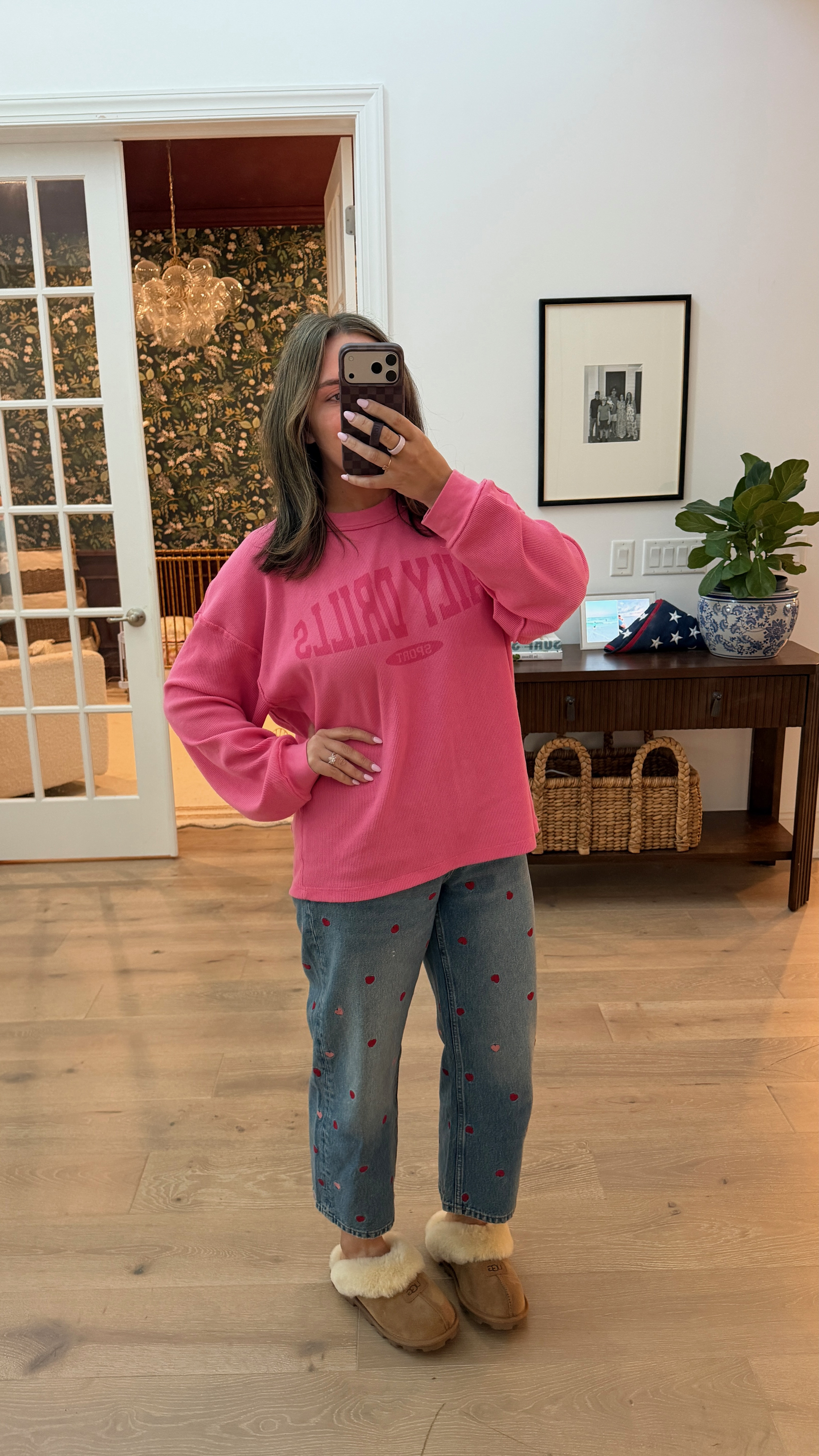 wearing xs/s in the thermal but prefer the m/l and I sized down 1 size in the jeans from my usual!!