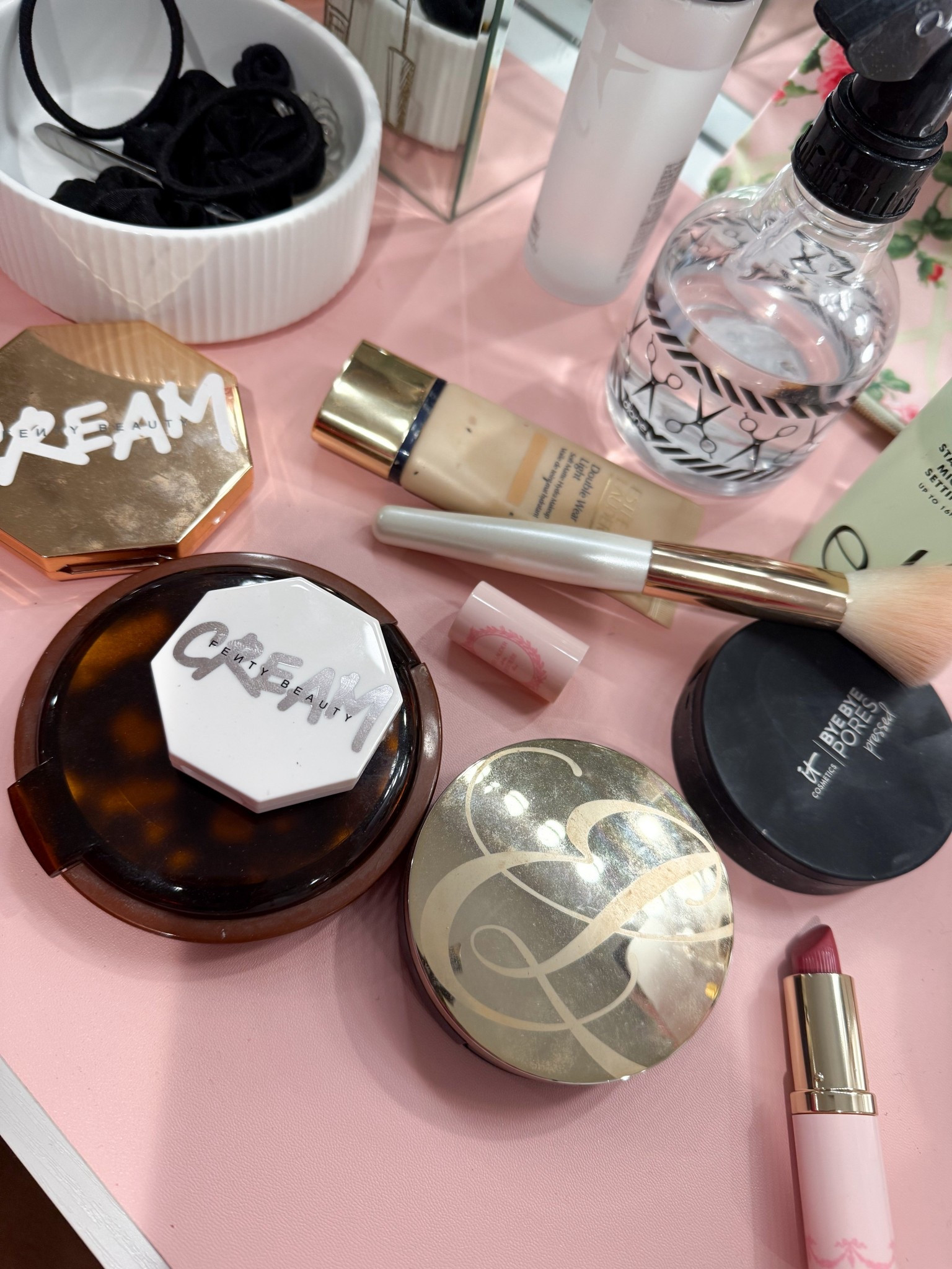 Makeup favorites

#LTKFindsUnder100 #LTKFindsUnder50 #LTKBeauty