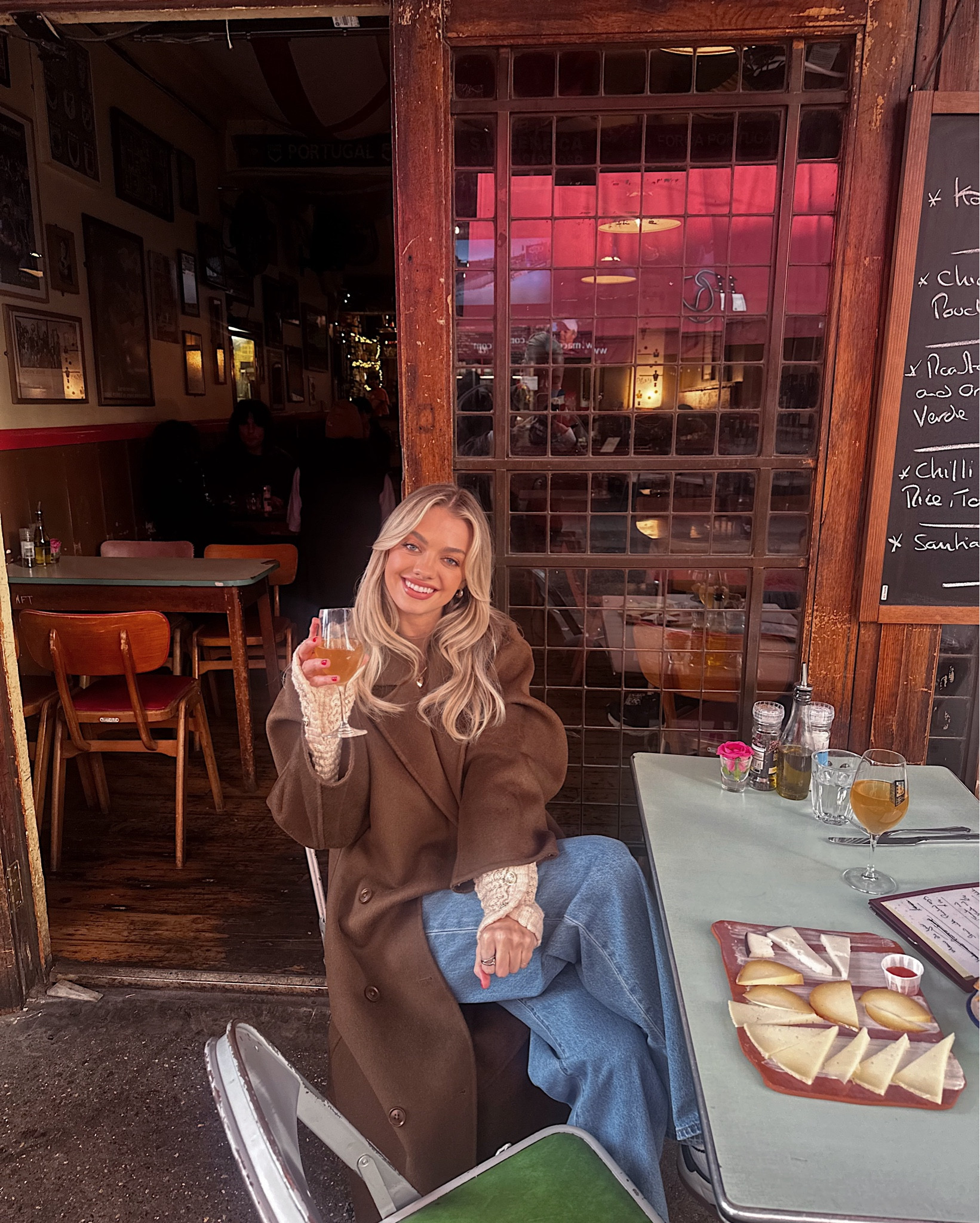 My go to London look lately 🤎🇬🇧👜🍷

#LTKStyleTip #LTKTravel #LTKSeasonal