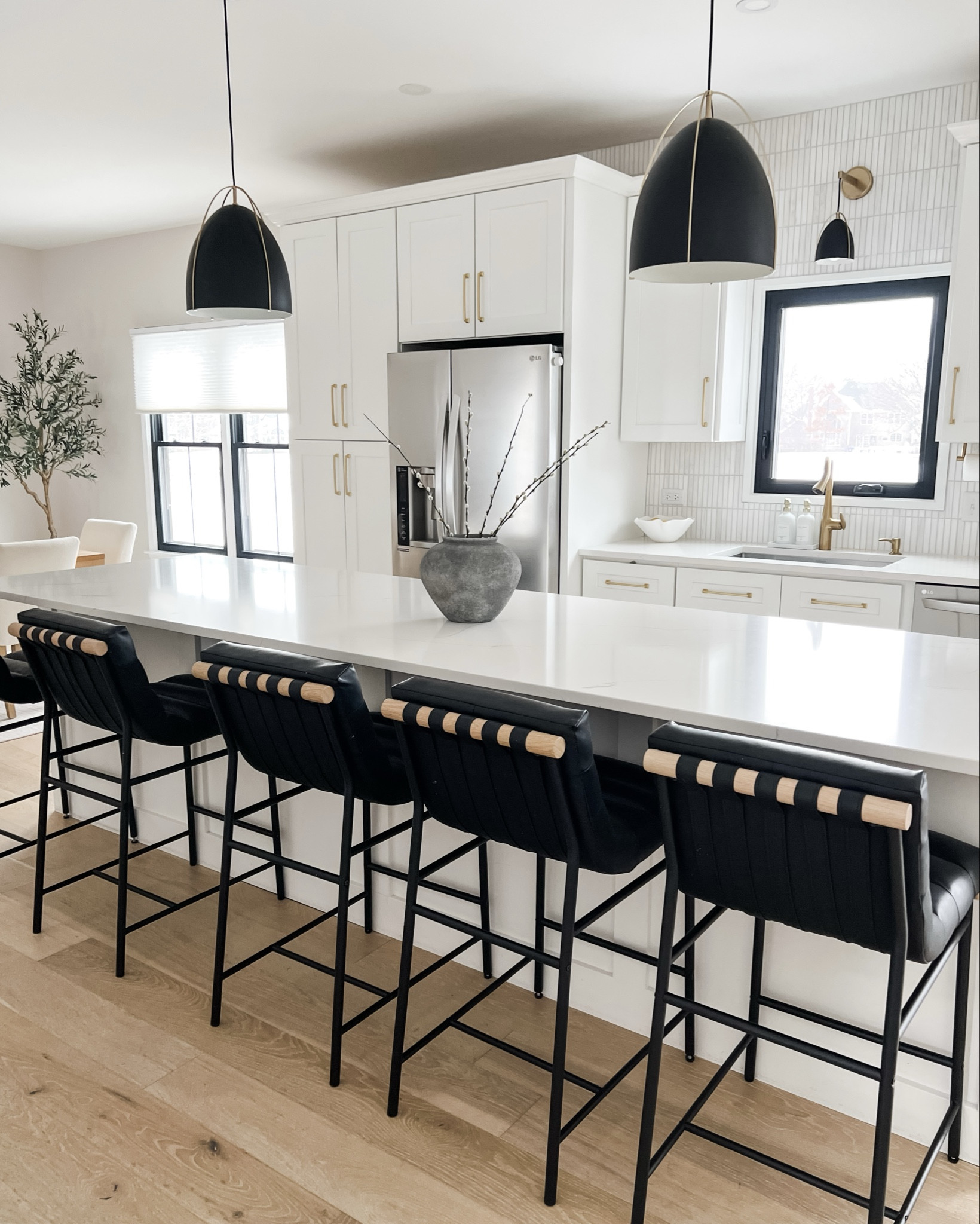 One last neutral moment before the spring refresh begins. 🤍 Florals + lighter layers coming this weekend.

#LTKHome #LTKOver40 #LTKSeasonal