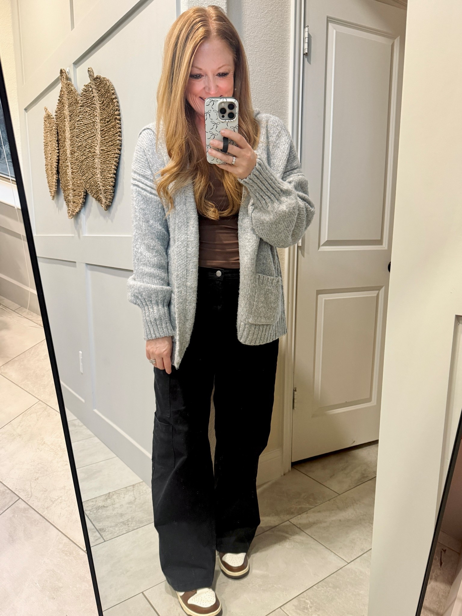 My entire outfit is Walmart!

Gray cozy sweater cardigan with hood: M
Blank cargo pants: M - these are lightweight and have some elasticity in the waistband
Tank: M


#LTKOver40 #LTKFindsUnder50