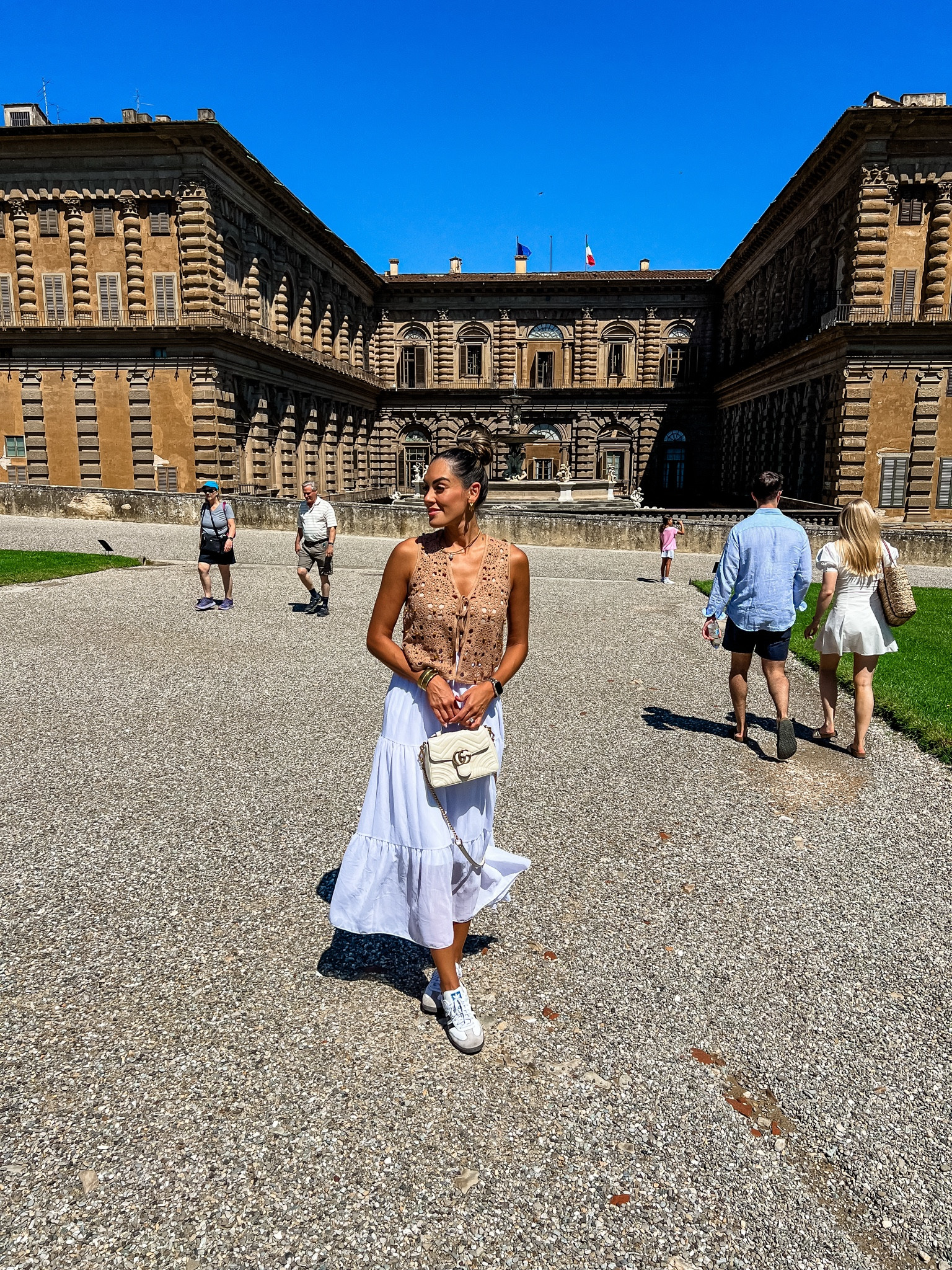 Top is Zara
Skirt is small 