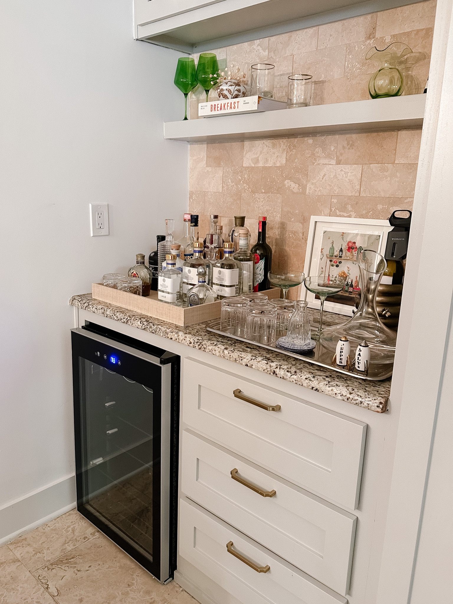 Bar, kitchen bar, bar decor

#LTKunder100 #LTKunder50 #LTKhome