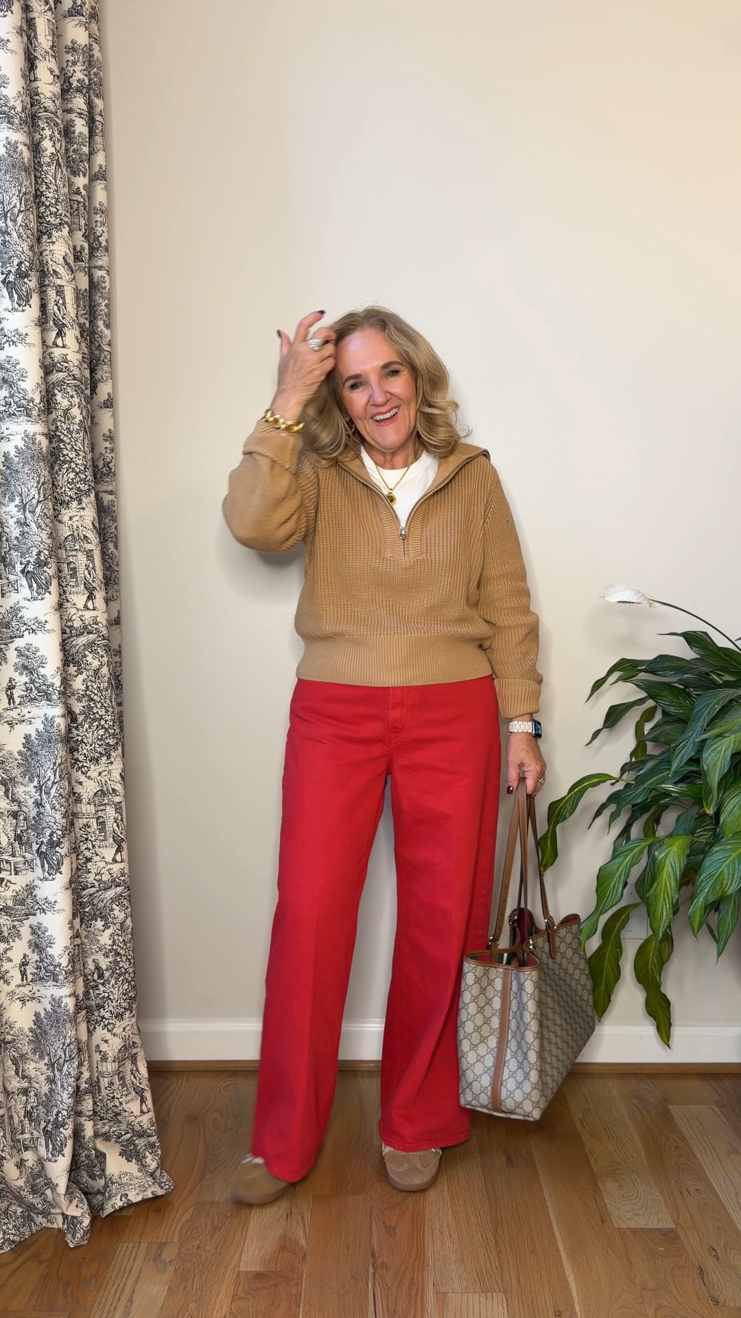 Cotton sweater medium 
Tee medium 
Red jeans 29 short 
What to wear with red jeans?