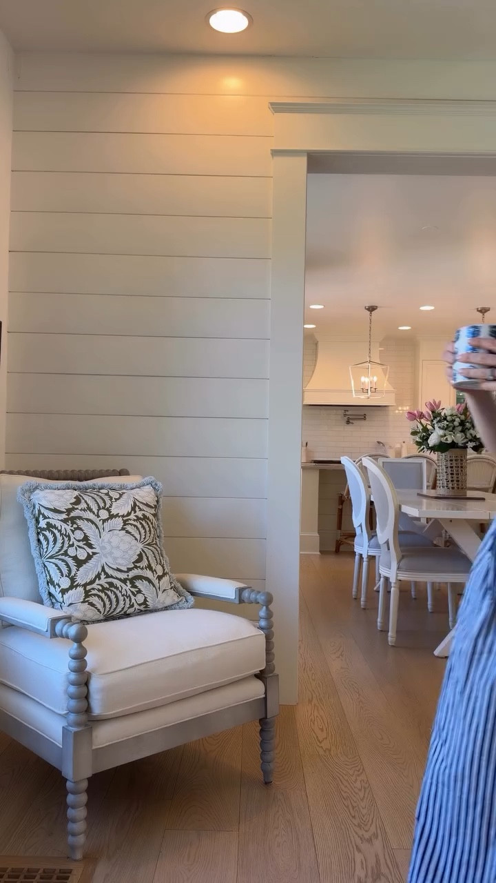 Mix it up! Stripes + textured knits + elevated accessories 👌 

It’s one of those easy outfit formulas I always come back to when I need simple outfit inspiration ✨

Save this for the next time you’re thinking “I have nothing to wear.” 🫶

#springstyle #classicstyle #outfitformula #effortlessoutfits

#LTKgrwm #LTKootd #LTKmorningroutine