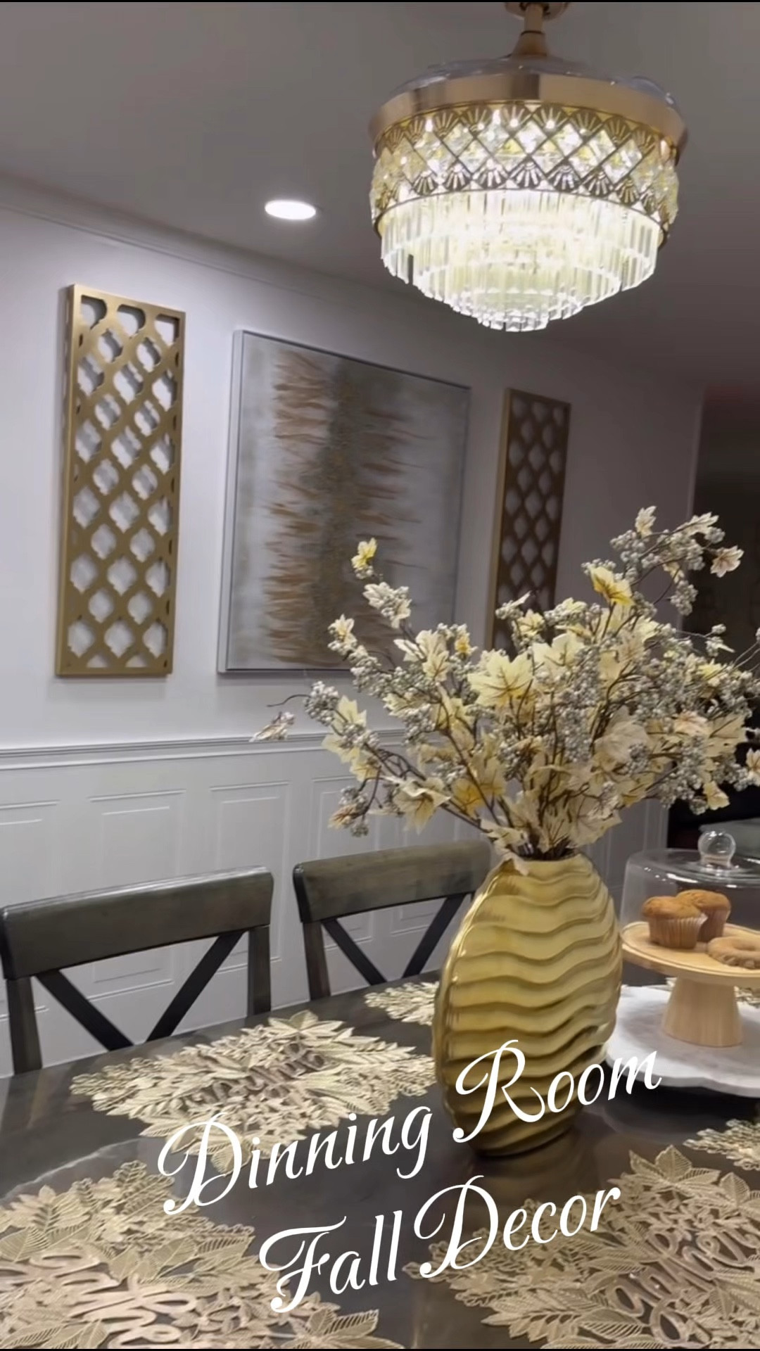 ✨Dining Room Fall Decor✨ 



#falldecorations #falldecoratingideas #falldecoration #livingroom #diningroomdecor #fallstyle 
#fall2024 #fall #falldiningroom #asmrsounds #sahm #latinamom #organized #organizedhome

#LTKVideo #LTKSeasonal #LTKHome