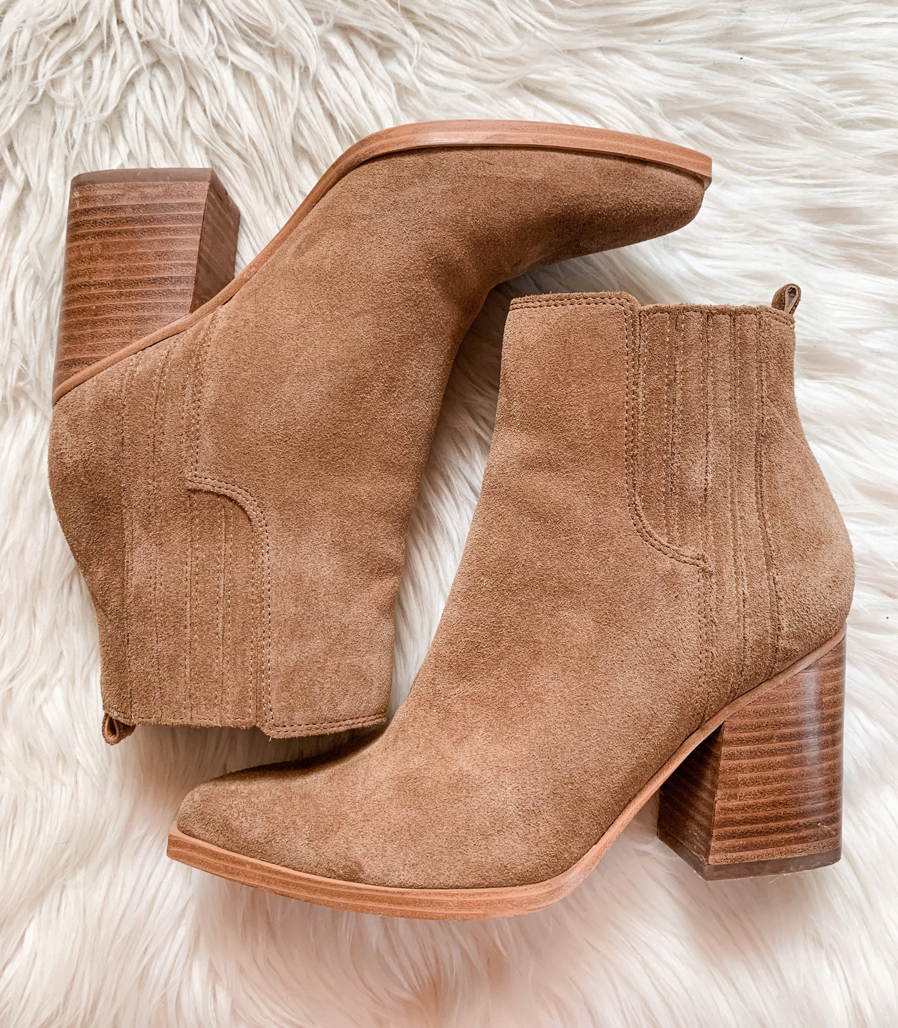 Boots, booties, amazon boots, fall boots, suede boots, suede booties, fall shoes, amazon fashion, fall fashion

#LTKunder50 #LTKshoecrush #LTKSeasonal