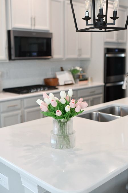 Amazon flower vase & faux tulips 



#LTKhome #LTKSeasonal
