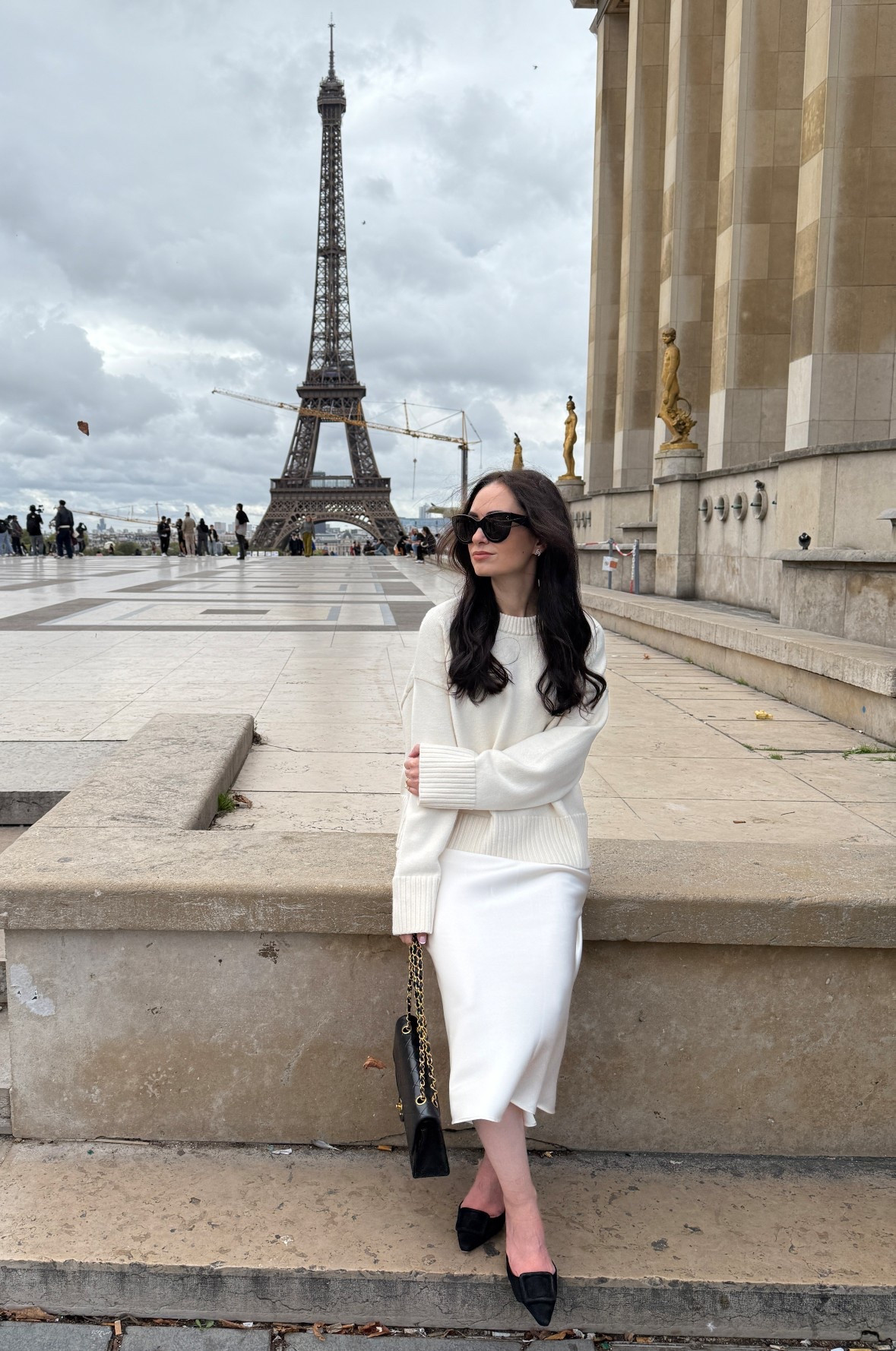 Sweater: H&M
Skirt: Zara
Heels: Manolo Blahnik
Bag: Chanel
Sunglasses: Celine

#LTKpetite #LTKtravel