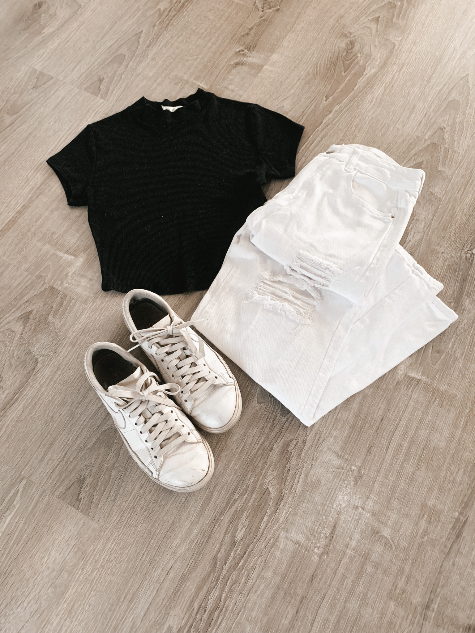 Really easy back to school look ☕️ 
Love these comfy jeans and the mock neck on this top 
Comfortable and cute shoes! 

#LTKSeasonal #LTKBacktoSchool #LTKstyletip