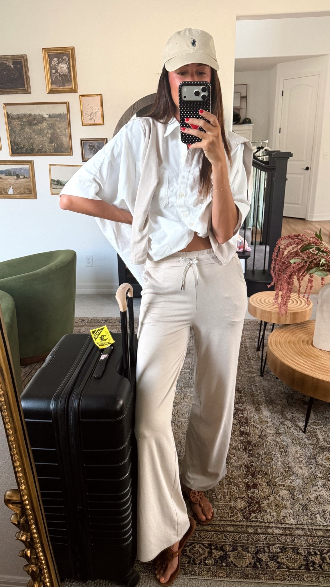 My travel look with the best, most comfortable Vuori pants!

#LTKootd #LTKTravel #LTKSaleAlert