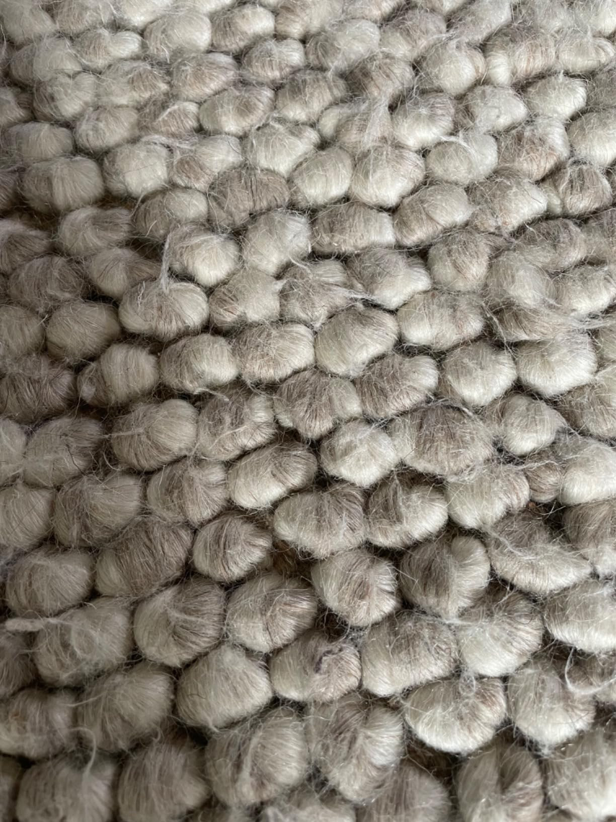 SAFAVIEH Natura Collection Area Rug - 5' x 8', Beige, Handmade Wool, Ideal for High Traffic Areas... | Amazon (US)