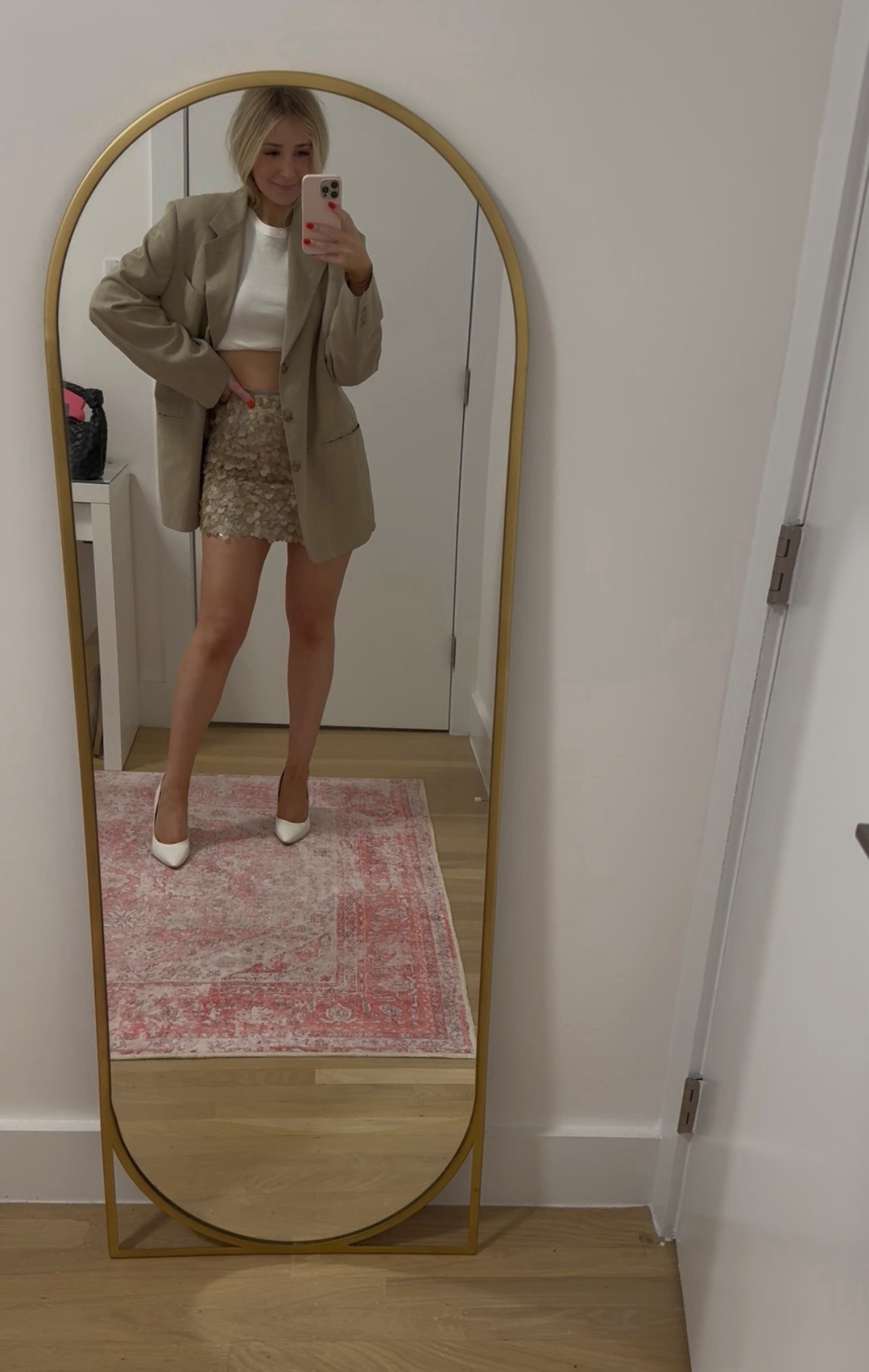 the perfect girl’s night out look ✨🤸🏼‍♀️🍸

gno look | girl’s night out outfit | vegas outfit | birthday outfit inspo | sequin mini skirt outfit | white pumps outfit | oversized blazer outfit | date night outfit | sequins | going out outfit 

#LTKFindsUnder100 #LTKParties