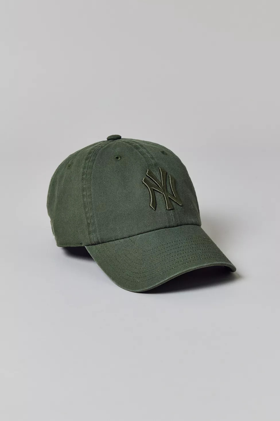 Mitchell & Ness MLB New York Yankees Tonal Logo Dad Hat | Urban Outfitters (US and RoW)