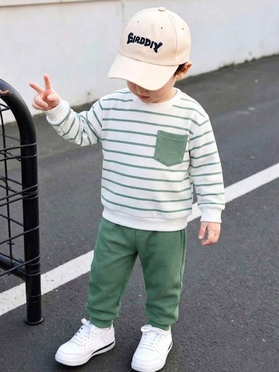 2pcs Young Boy Casual Sports Academy Street Style Cute Cool Wing Pattern Tricolor Striped Sweatshirt + Long Pants, Suitable For Daily Wear, School, Outings, Sports, Spring And Autumn Seasons, Providing Multiple Matching Options For Boys, Increasing The Diversity Of Clothing Combinations, Overall Design Is Simple And Elegant, Comfortable And Fashionable To Wear | SHEIN
