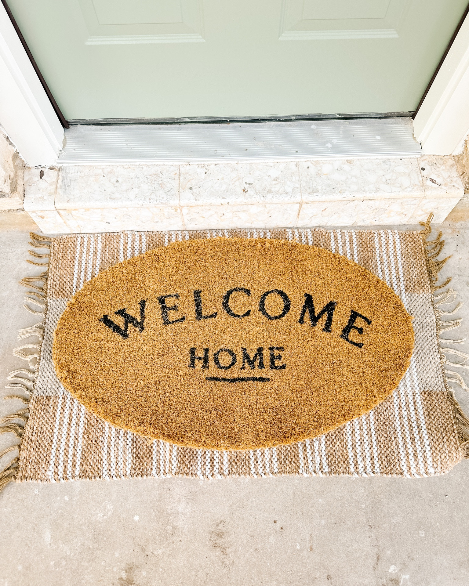 J & M Home Fashions Circles Doormat