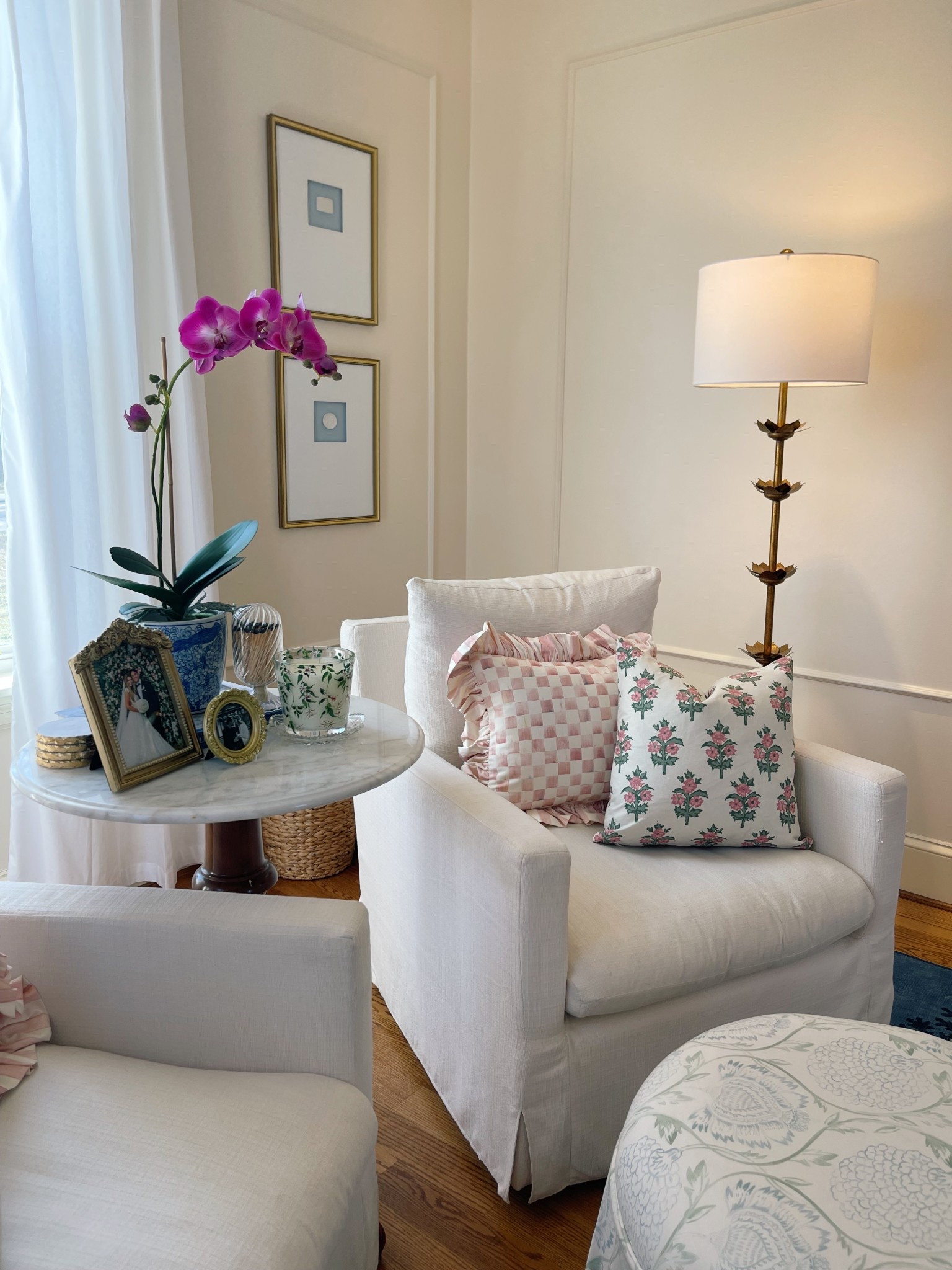 These pillows… obsessed 💓🌷🌸