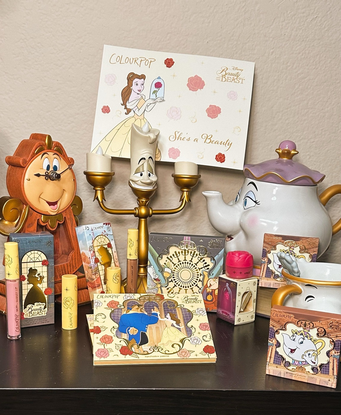 @colourpopcosmetics made a collection for one of my all-time favorite movies @beautyandthebeast and I am so in love with every piece!! 😭😍🥀💛🐻

#colourpopme #disneyandcolourpop #colourpopcosmetics #beautyandthebeast #makeupunboxing