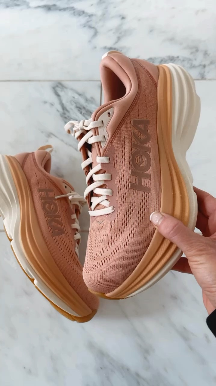 New Hoka color for spring summer! These sneakers are SO comfortable and lightweight 