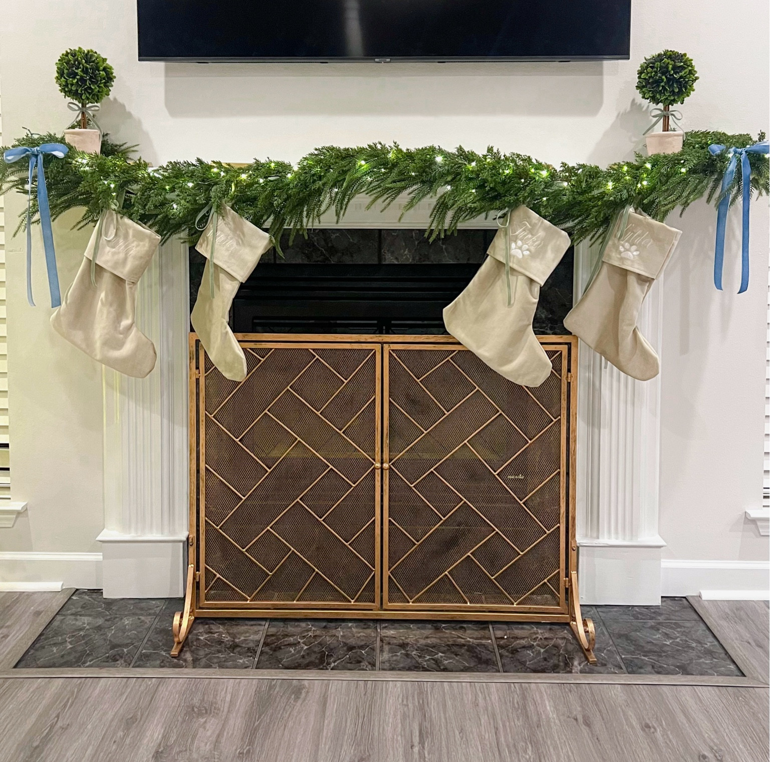 Get everything your home needs for the Holiday season during Wayfair’s Cyber Monday for up to 80% off and free shipping including this fireplace screen!

@wayfair #wayfair #wayfairpartner