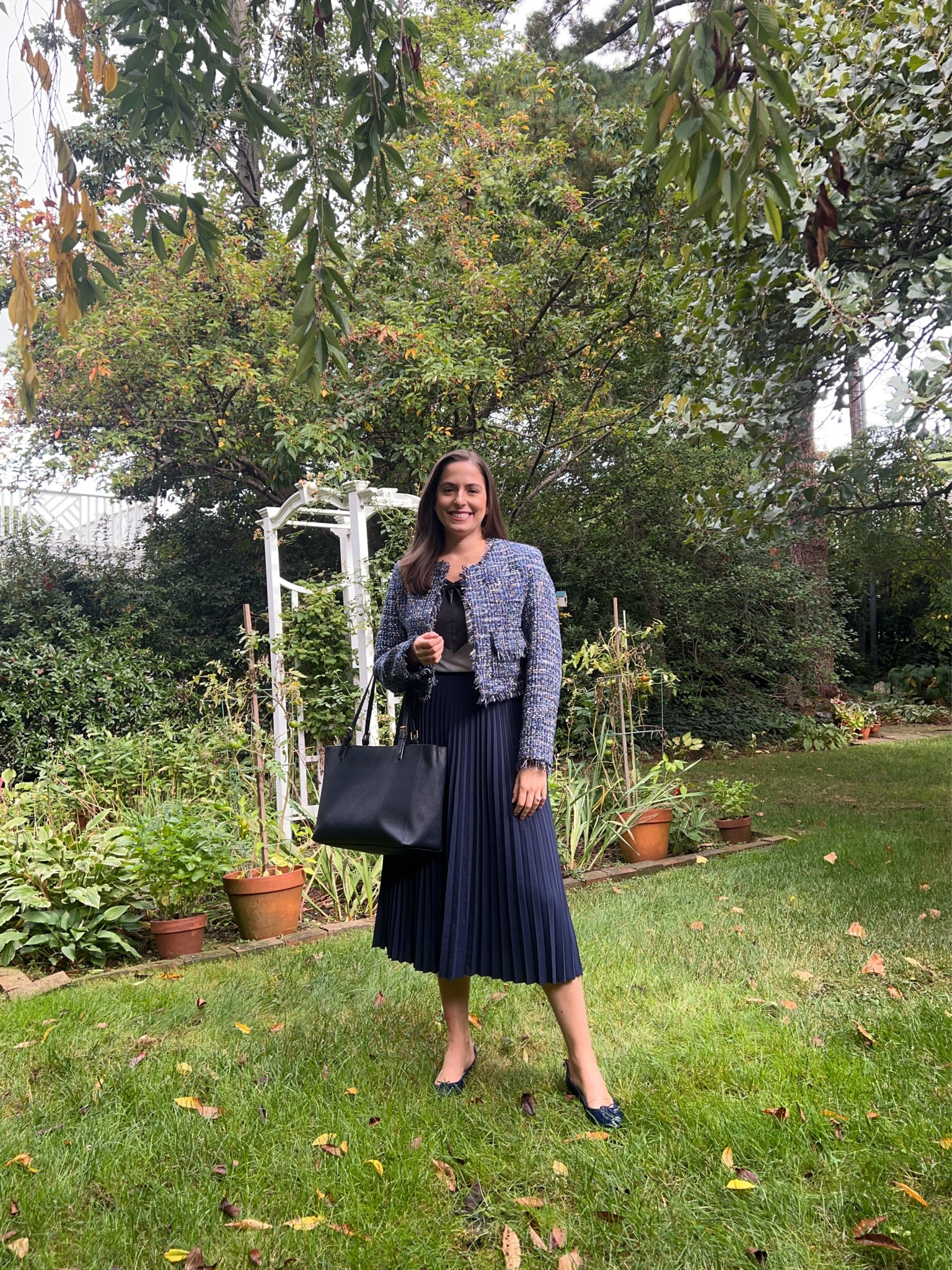 Lizzie McGuire, you are an outfit repeater! 
Who cares! Resharing some of my favorite fall work outfits from last year that I will DEFINITELY be rewearing this year 😉 

Workwear, fall workwear, fall office style, fall office outfit, business casual, lawyer, attorney, law firm, navy skirt, navy pleated skirt, tweed blazer, white bow blouse, navy work bag, work tote, blue ballet flats

#LTKSeasonal #LTKStyleTip #LTKWorkwear