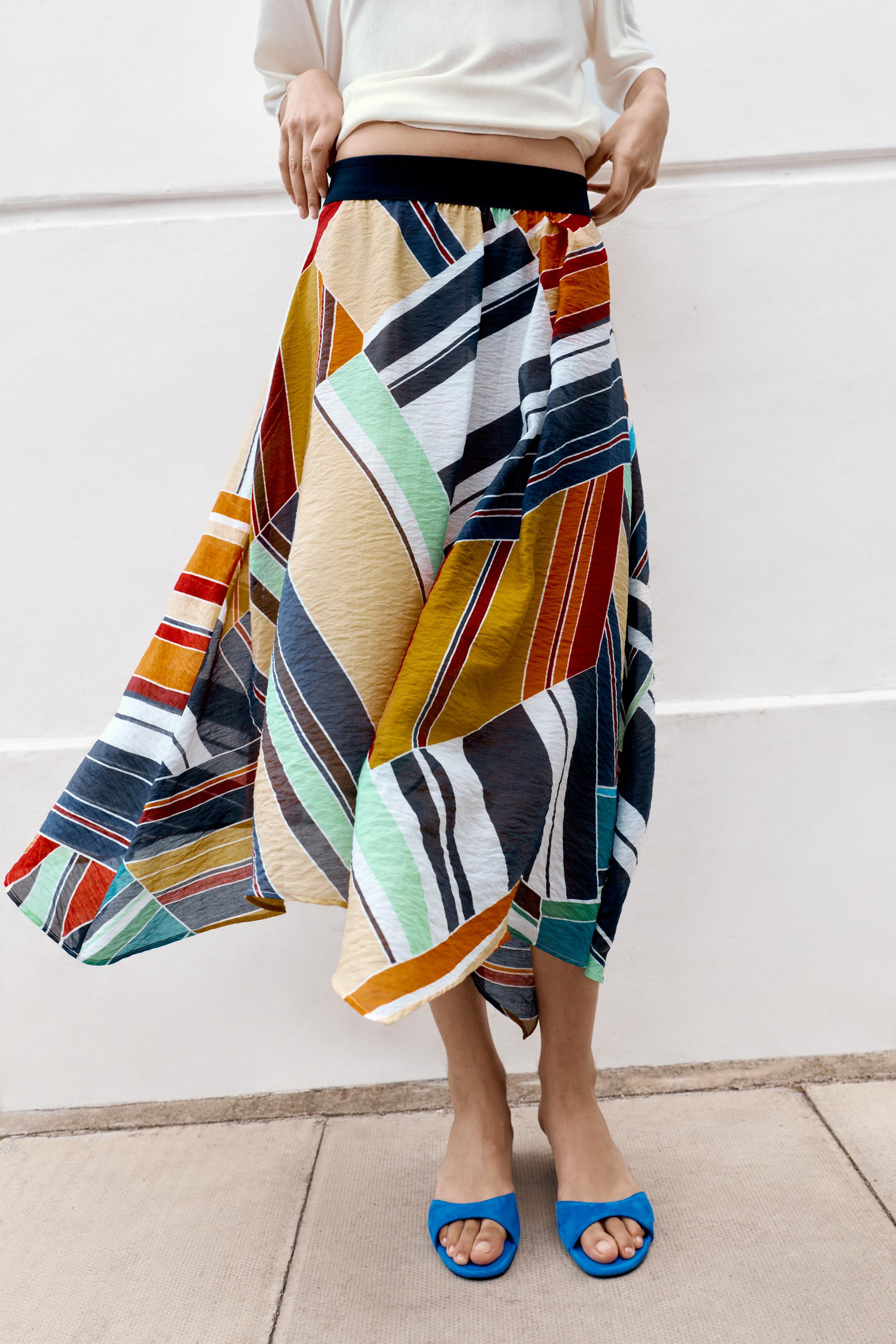 ASYMMETRIC PRINTED MIDI SKIRT | Zara US