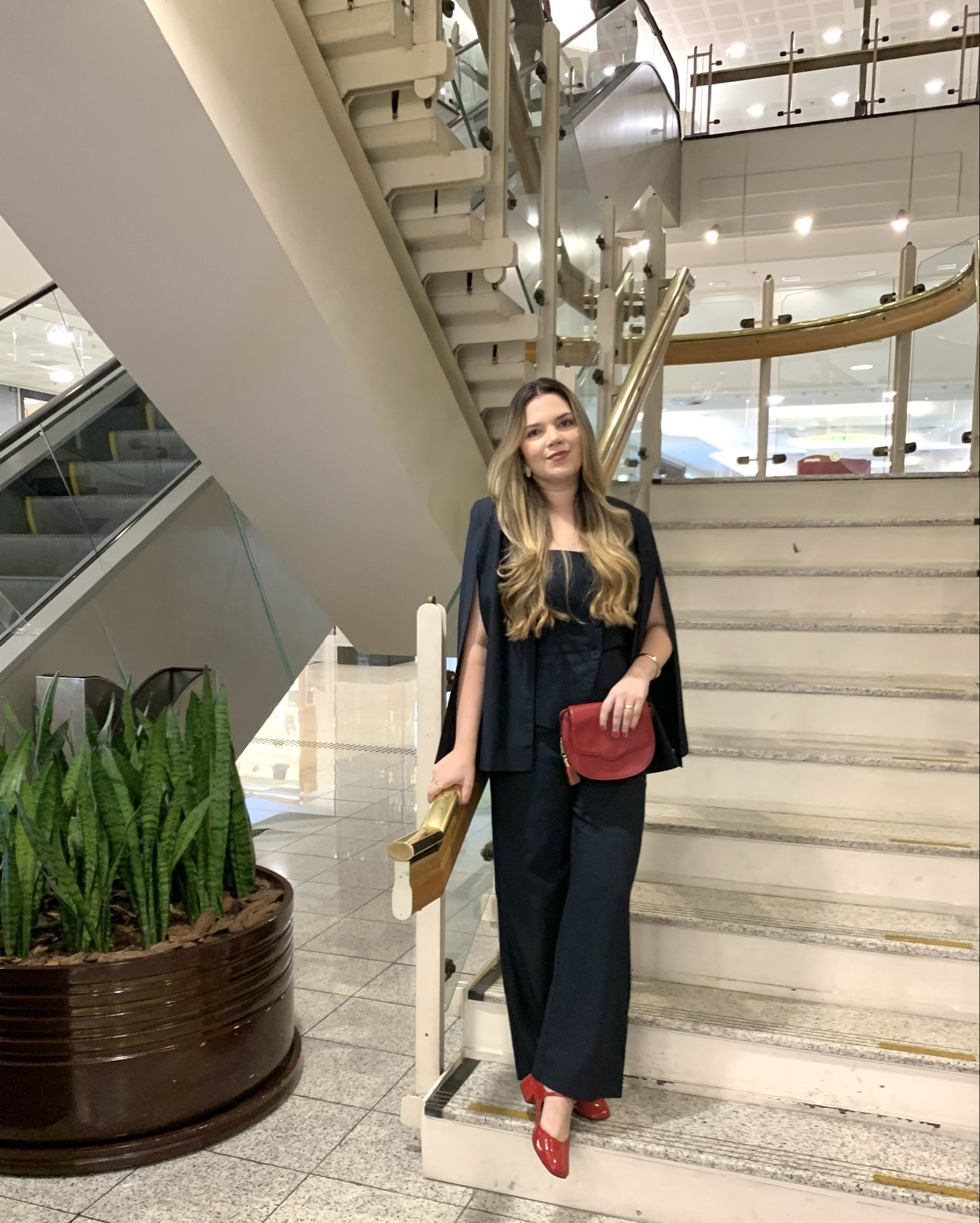 
A cor azul marinho está super em alta, deixando o look mais elegante e estiloso.
E essa cor pode usar sem medo, é uma cor atemporal!!! Use a criatividade e arrasa.
Look completo, sapato e bolsa da @lojasrenner 

#lojasrenner #look #tendencia #moda
#LTKbrasil #LTKbeauty #LTK



#LTKbrasil #LTKbeauty