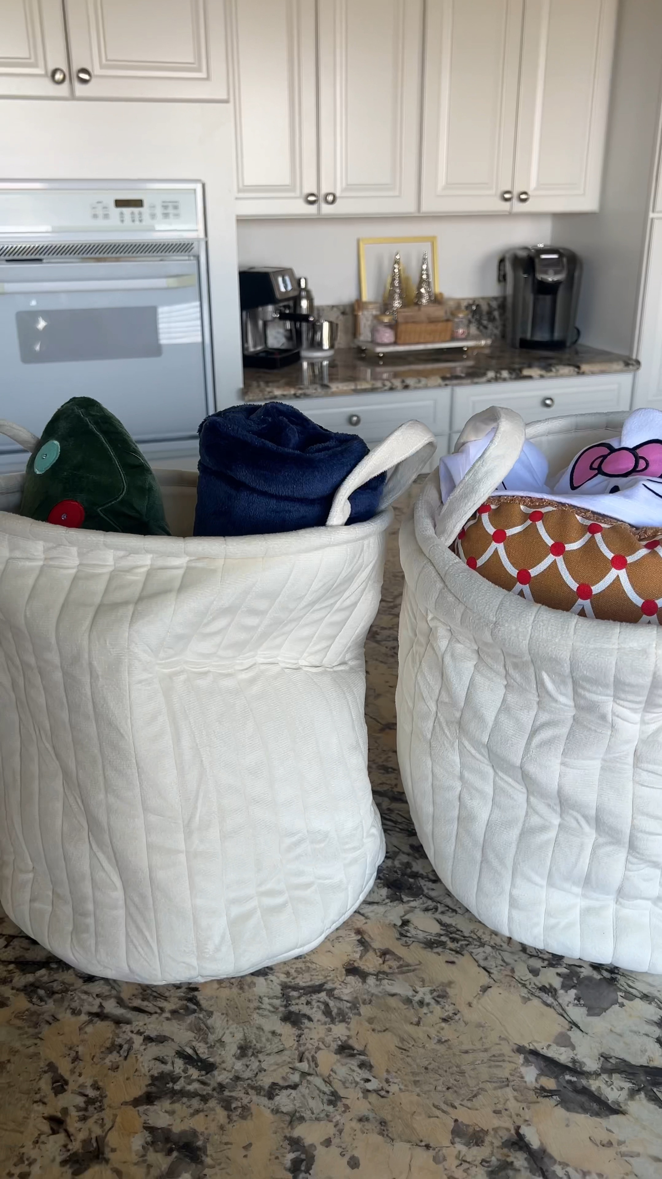 I put together these burr baskets for my kids filled with cozy Target finds🧣❄️

But here’s the best part: a burr box doesn’t have to be big or elaborate. It could be something simple like a family box with popcorn, treats and one big blanket everyone shares for a movie night, or just a small treat to brighten someone’s day♥️

Whether you’re making it fun for your kids or creating one for the whole family, it’s all about adding a little extra warmth this season. 🕯️✨

Have you made a burr box for somebody yet? 

#target #burrbasket #christmasgifts

#LTKWatchNow #LTKHoliday #LTKGiftGuide