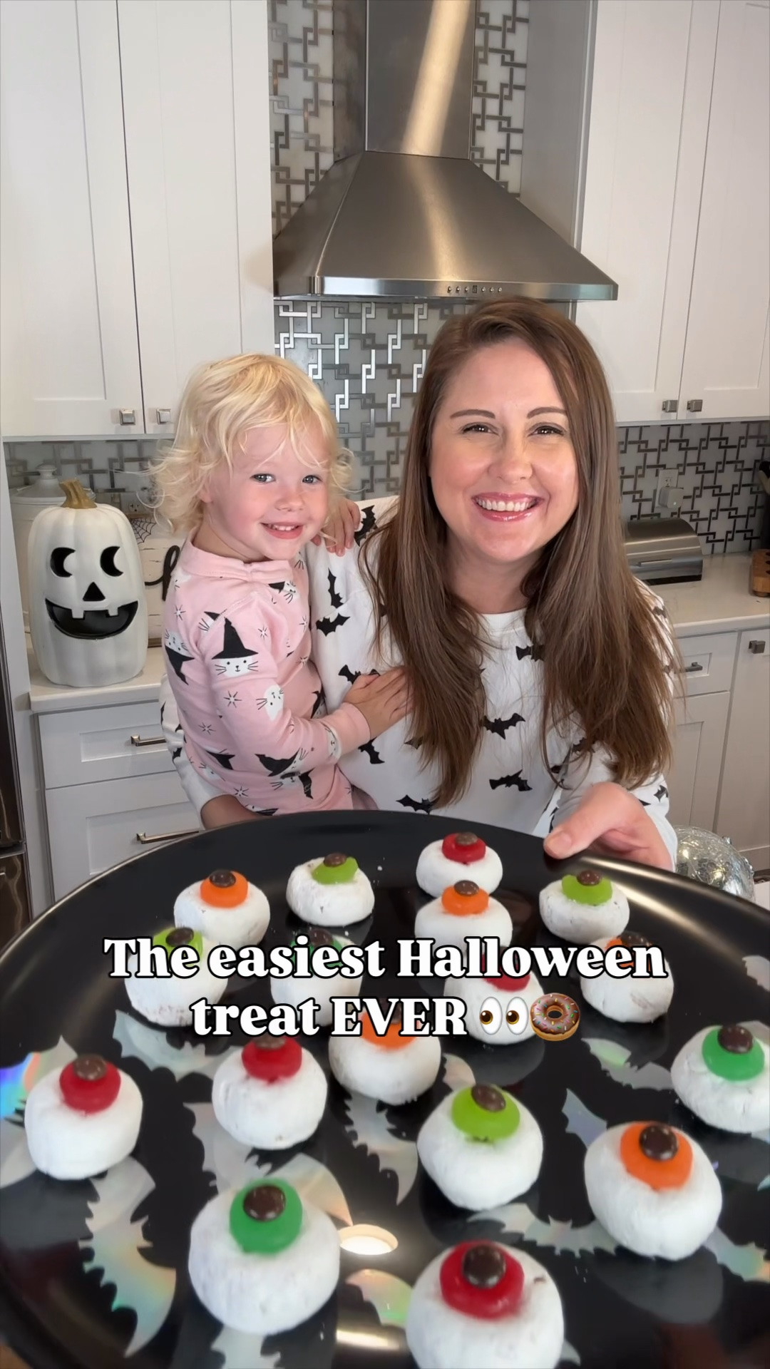 👀🍩 The EASIEST spooky Halloween treat!! These creepy-cute eyeball donuts take just minutes to make and are perfect for Halloween parties, after-school treats or a spooky movie night! 🎃

Just add a gummy Lifesaver to a mini powdered donut + pop an M&M in the center for the easiest edible eyeballs! 👻✨

Such a fun Halloween treat the kids can help make too!

#LTKHalloween #HalloweenTreats #SpookyTreats #HalloweenParty #LTKFamily

#LTKSeasonal #LTKHome #LTKfoodie
