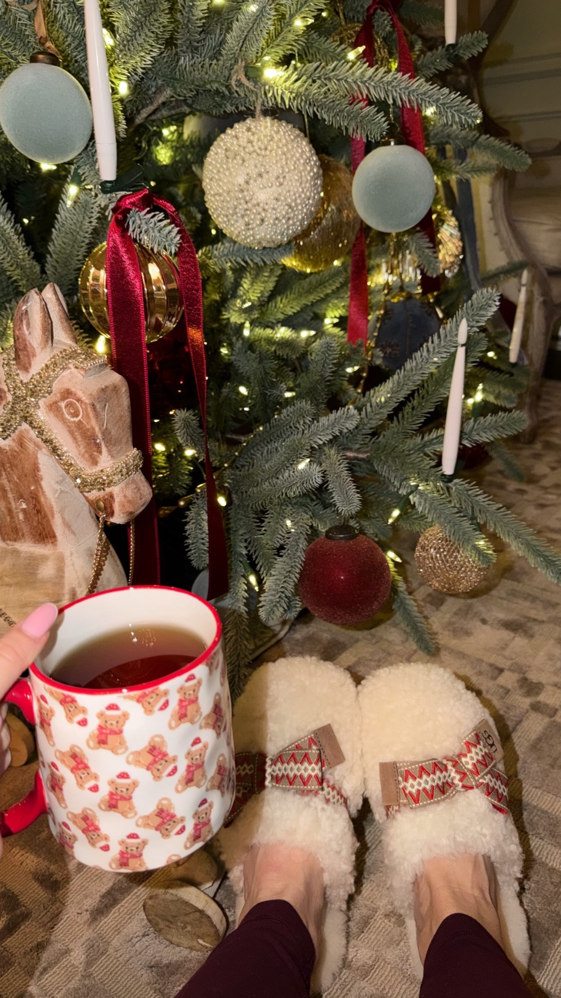 These slippers are a perfect gift 🎁 

#LTKGiftGuide #LTKHoliday #LTKShoeCrush