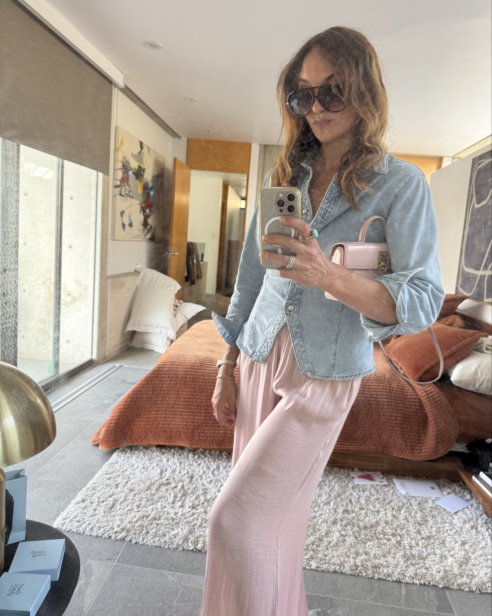 Flowy pants in small 
Denim structured top fr Hudson
Mom life 
Ootd 