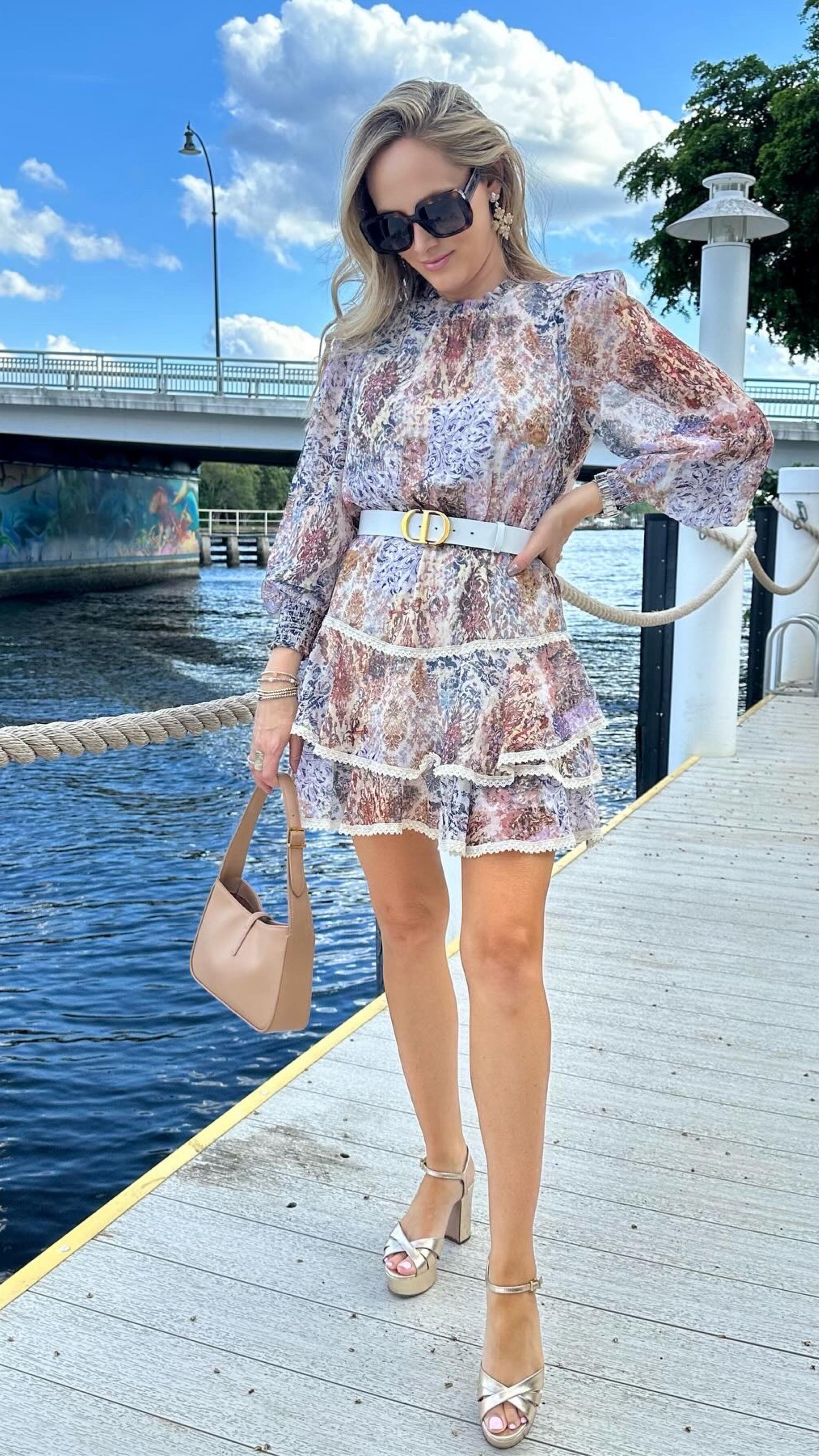 Fall dress on loving right now. Wearing a size small.

#LTKfindsunder100 #LTKover40 #LTKsalealert